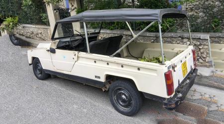 Voiture de collection « Renault Rodéo »