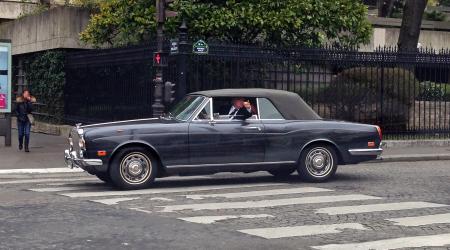 Voiture de collection « Rolls-Royce Corniche »