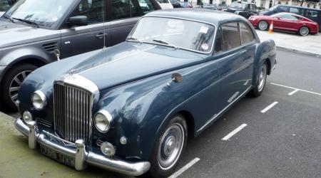 Voiture de collection « Coupé Corniche Bentley »