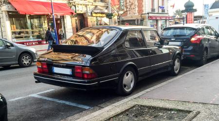 Voiture de collection « Saab 900 S »