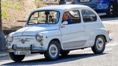 Voiture de collection « Seat 600 »