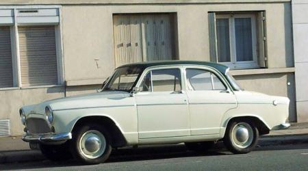 Voiture de collection « Simca P60 »