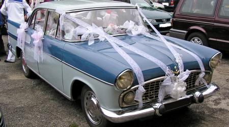 Voiture de collection « Simca Chambord V8 »