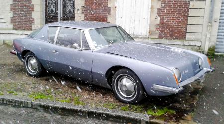 Voiture de collection « Studebaker Avanti »