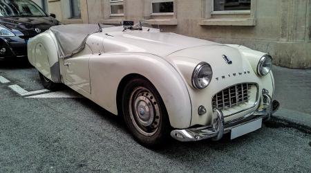 Voiture de collection « Triumph TR3 »