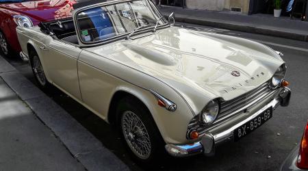 Voiture de collection « Triumph TR4A »