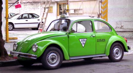 Voiture de collection « VW Coccinelle Taxi au Mexique »