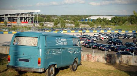 Voiture de collection « Volkswagen combi tolé 