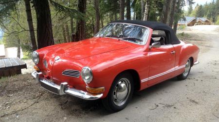 Voiture de collection « Volkswagen Karmann Ghia »