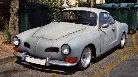 Voiture de collection « Volkswagen Karmann Ghia »