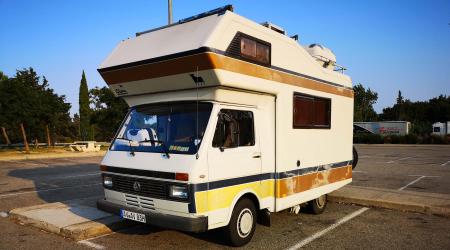 Voiture de collection « Volkswagen LT31 camping car »