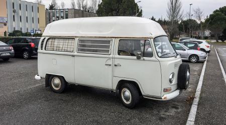 Voiture de collection « Volkswagen Combi T2A »