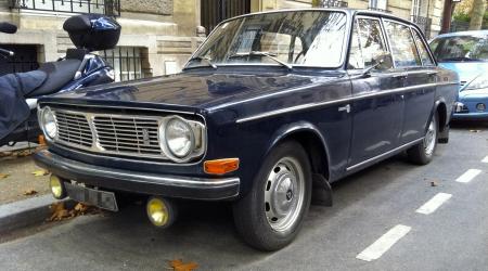 Voiture de collection « Volvo 144 »