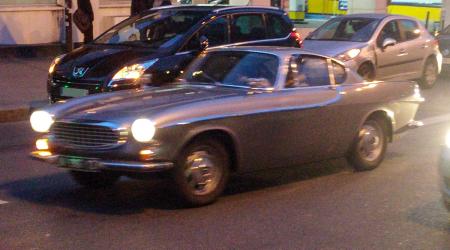 Voiture de collection « Volvo P1800 »