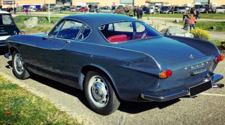 Voiture de collection « Volvo P1800S »