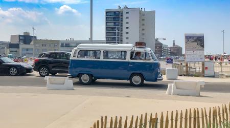 Voiture de collection « Volkswagen Combi T2b »