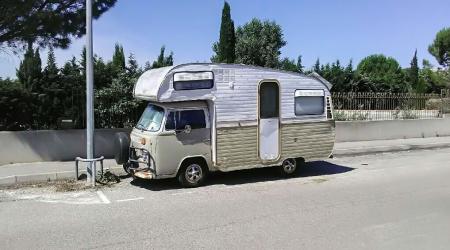 Voiture de collection « Volkswagen Combi T2b Caravane »