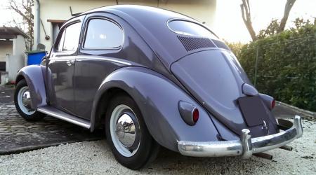 Voiture de collection « Volkswagen Coccinelle Ovale »