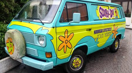Voiture de collection « VW transporter The Mystery Machine »