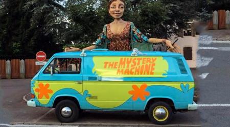 Voiture de collection « VW transporter The Mystery Machine »