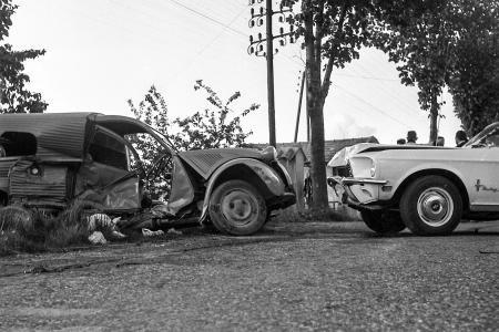 Voiture de collection « 2cv contre Mustang ! »