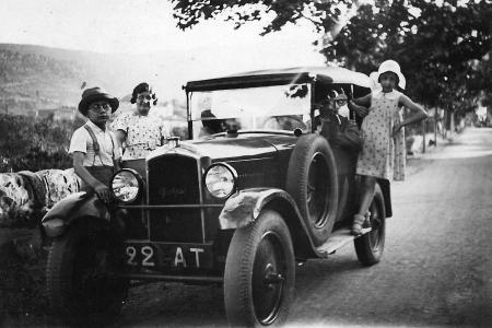 Voiture de collection « Peugeot type 190 »