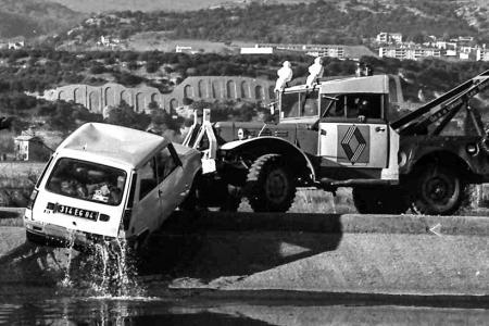 Voiture de collection « Renault 5 et Dodge »