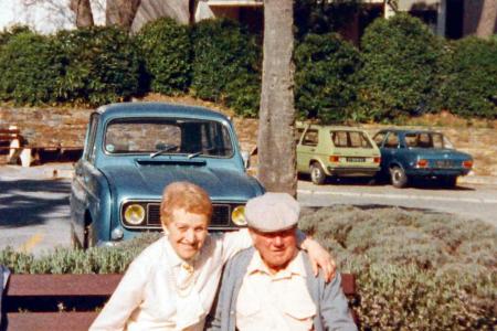 Voiture de collection « Renault 4 »