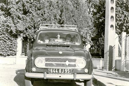 Voiture de collection « Renault 4 - Photo de 1973 »