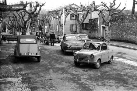 Voiture de collection « Vespa 400...en autres »