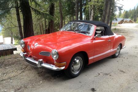 Voiture de collection « Volkswagen Karmann Ghia »